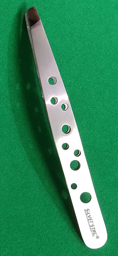 Пинцет АТ-861 косой для бровей с отверстиями Silver Star